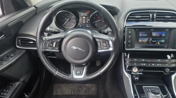Jaguar XE R-Sport 2016