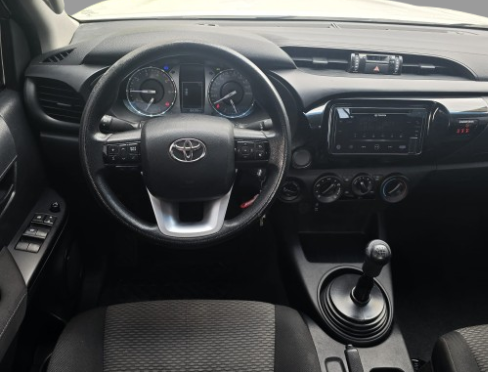 TOYOTA HILUX 2023
