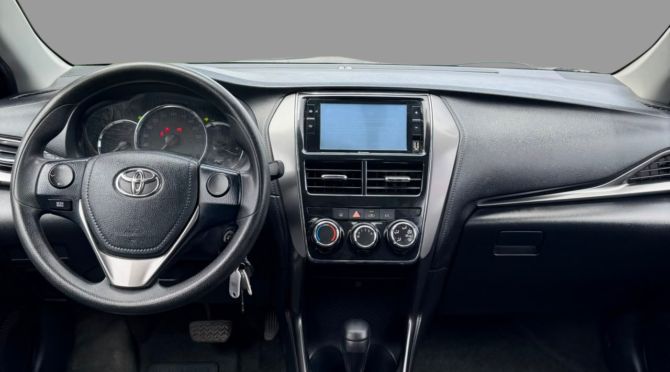 Toyota Yaris E 2023